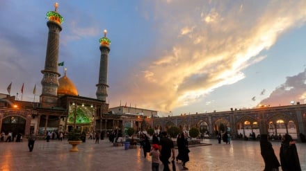 Suasana Jelang Maghrib di Kompleks Shah Abdul Azim Hasani