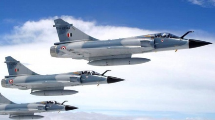 Rusia paralajmëron aeroplanët francezë mbi Detin e Zi