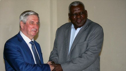 Rusia dice que cementará lazos con Cuba que sufre ataques de EEUU