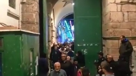 Pembukaan Bab al-Huta Menjelang Subuh