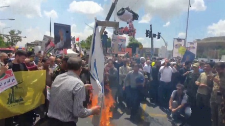 Iranian protesters burn Israeli flags on Quds Day