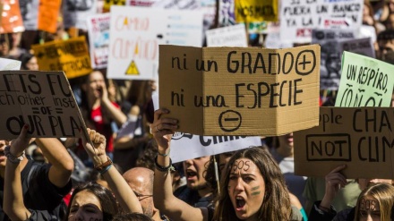 Jóvenes españoles exigen la declaración de emergencia climática+Fotos