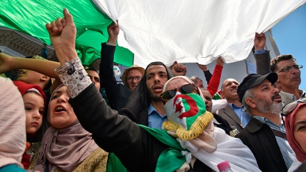 Algerien: Proteste auch nach Angelobung des Präsidenten