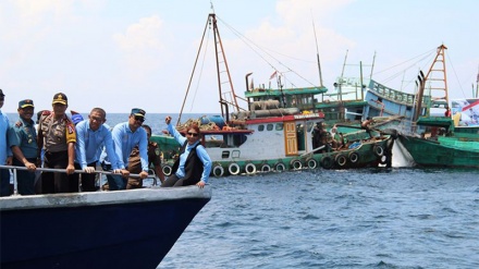 Penenggelaman Kapal Illegal Fishing, Efek Jera?