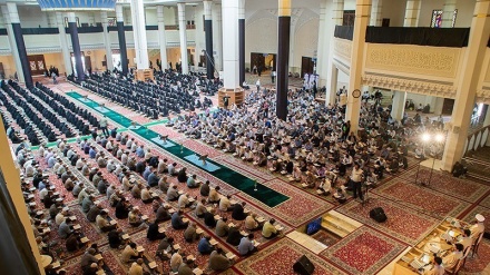 Tadarus di Kompleks Shah Cheragh, Shiraz (2)