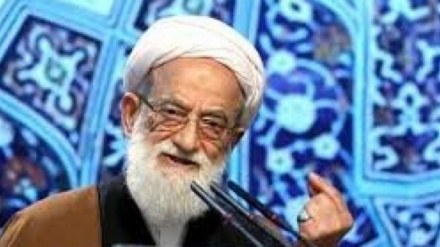 خطیب جمعه تهران: نفوذ استکبار ، عامل گرفتاری‌های مردم منطقه است