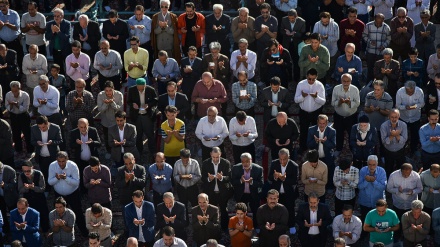 Shalat Idulfitri di Kompleks Makam Imam Ridha, Mashhad