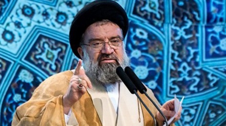 Imami i namazit të së premtes në Teheran: Populli i Irani kurrë nuk do të pranojë negociata në presion