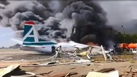 Бурятияда Ан-24 самолёти қулашида икки киши ҳалок бўлди(видео)