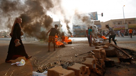 Sudani sulmon protestuesit sapo filloi mosbindja civile