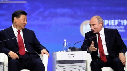 Penekanan Putin untuk Meninjau Kembali Peran Dolar dalam Perdagangan Internasional