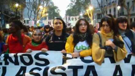 Thousands of Argentines protest violence against women