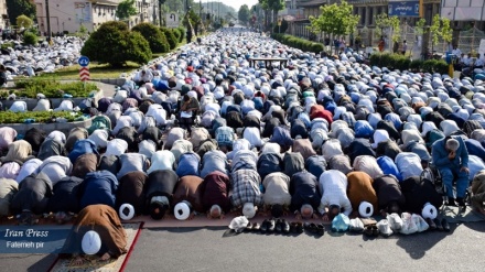 Suasana Shalat Idulfitri di Rasht