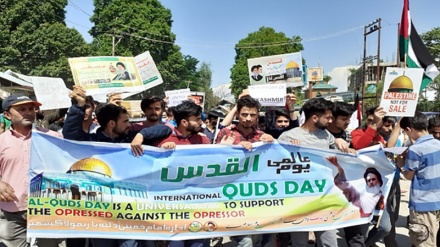 インド実効支配地域カシミールで、世界ゴッツの日のデモ行進
