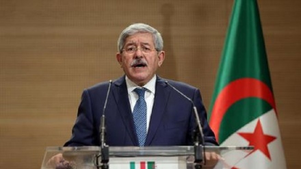 Algeria: arrestato l'ex premier Ouyahia