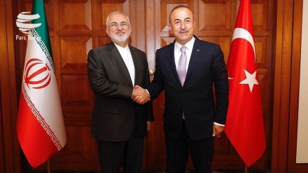Ministri i jashtëm i Iranit takohet me homologun e tij turk