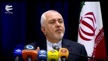 Зариф: Европа давлатлари Эрон билан муносабатда ўз ўрнини билиши керак