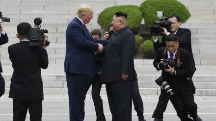 Trump bertemu Kim Jong un
