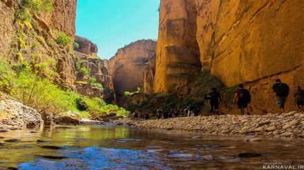 イメージが語るイラン；南西部フーゼスターン州デズフールのトウビールーン峡谷