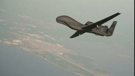 政治評論家、「米無人機による偵察行為は犯罪」