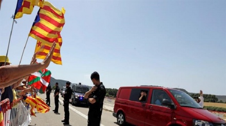 Los presos independentistas ingresan en las cárceles catalanas+Video