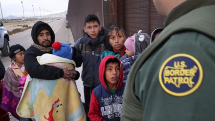 アメリカの移民拘留施設で、これまでに２４人が死亡