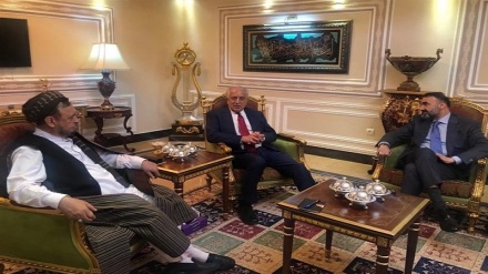 دیدارهای پشت درهای بسته خلیلزاد؛ از شروط ایجاد صلح تا محدود شدن صلاحیت‌های اشرف غنی