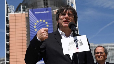Junta Electoral exige a Puigdemont y a Comín ir a Madrid a recoger el acta de eurodiputado