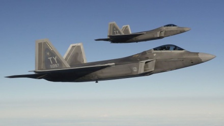 米軍Ｆ２２ステルス戦闘機１２機がカタールに配備