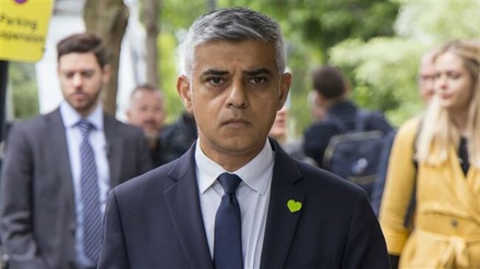 Sadiq Khan steps up war of words with Trump, calls him 'poster boy' for racists