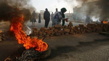 Khartoum protest turns bloody as Sudanese forces storm sit-in