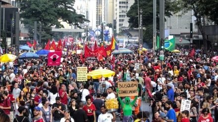 Millones de brasileños acatan huelga contra reformas de Bolsonaro