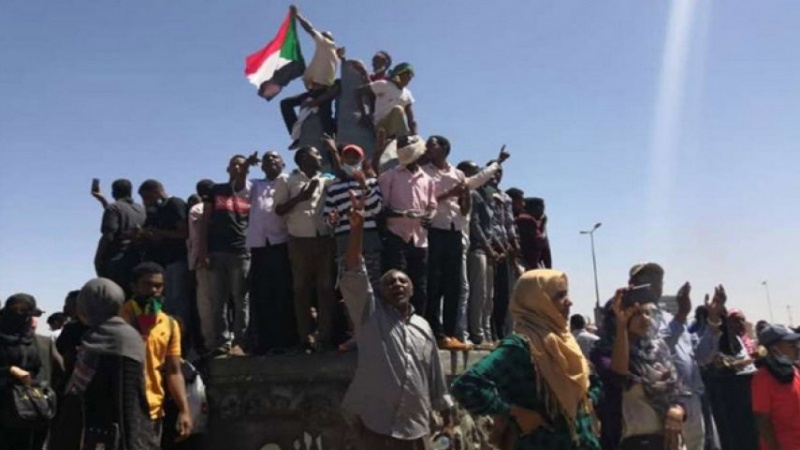 Sudan'da 100 güvenlik subayı zorunlu emekli edildi 