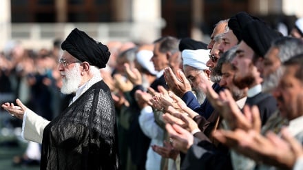 Suasana Shalat idulfitri di Tehran