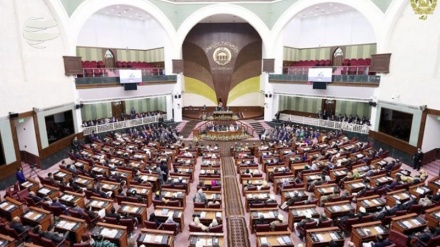 خودداری نمایندگان سابق پارلمان افغانستان از تحویل سلاح و امکانات دولتی