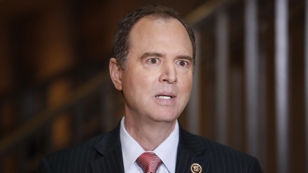 Schiff: Trump Dengarkan Kongres, Batal Serang Iran