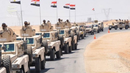 Mısır ordusu Mürsi'nin köyünde onlarca kişiyi tutukladı 