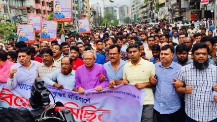 গ্যাসের মূল্য বৃদ্ধির প্রতিবাদে রাজধানীতে বিক্ষোভ, নতুন কর্মসূচি ঘোষণা