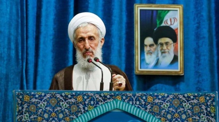 Imami i namazit të së premtes në Teheran: Evropa në çështjen e marrëveshjes bërthamore praktikisht po ndjek Amerikën