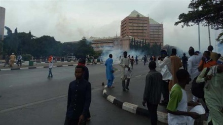 Police use live ammunition to disperse Zakzaky supporters in Nigeria capital 