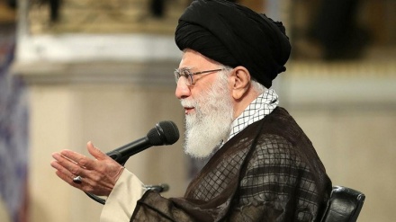Leader: L'Iran non lascerà senza risposta la pirateria britannica 