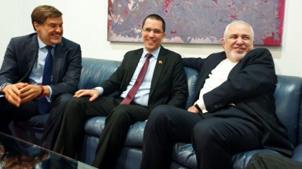 伊朗外交部长进入加拉加斯