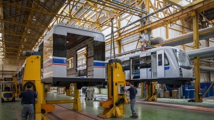 Kemandirian Iran Memproduksi Gerbong Kereta Api