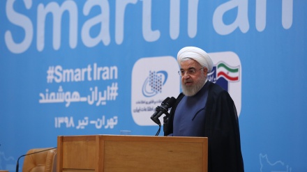 イラン大統領、「友好国は、一極主義に対し団結すべきだ」