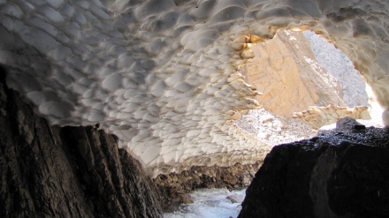 Terowongan Azna, Destinasi Wisata Musim Panas di Iran