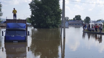 Russia: alluvione in Siberia, 18 morti