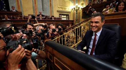 Sánchez ofrece discurso de investidura pidiendo apoyo de Podemos