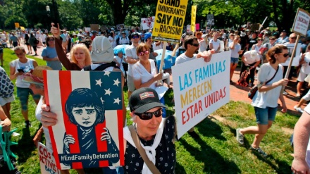 Amerikanët protestojnë kundër veprimtarisë anti-emigracion të Donald Trump