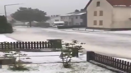 ドイツ・ヘッセン州で、夏なのに雹と雪（動画）