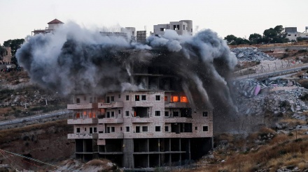 Sionistët sulmojnë dhe shkatërrojnë shtëpitë e palestinezëve